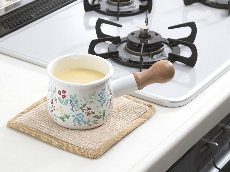 プルーン　ホーロープチミルクパンカラフルガーデン