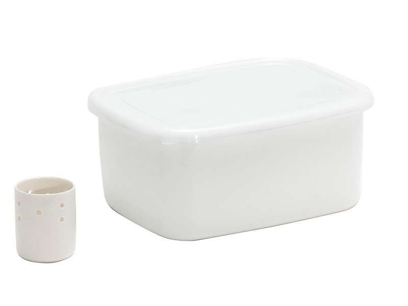 冷蔵庫用ホーローぬか漬け容器(水取器付)