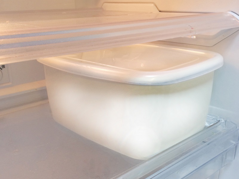 冷蔵庫用ホーローぬか漬け容器(水取器付)