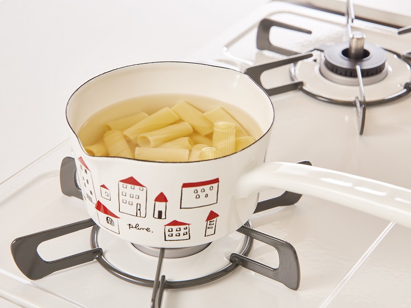 プルーン　ホーローミルクパン15cm akaiyaneno